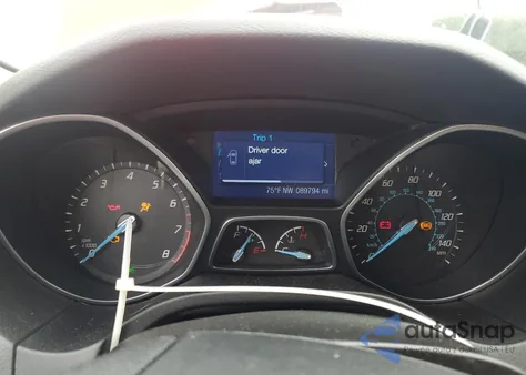 2013 Ford Focus Se z USA, uszkodzony, nr VIN 1FADP3K25DL323094